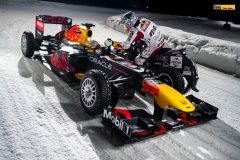 nerovny-souboj-na-lede-f1-moto-1