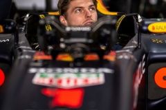 nerovny-souboj-na-lede-f1-moto-5