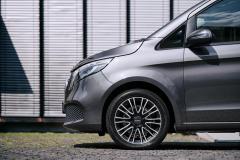 DEZENT-KE-dark-Mercedes-V_imagepic04