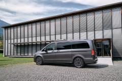 DEZENT-KE-dark-Mercedes-V_imagepic05