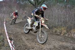 om-redhost-moto19-77