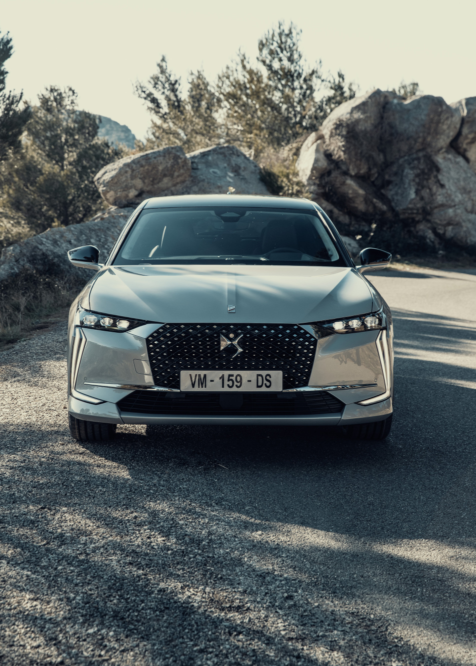 DS 4 se vyznačuje charismatickým designem.