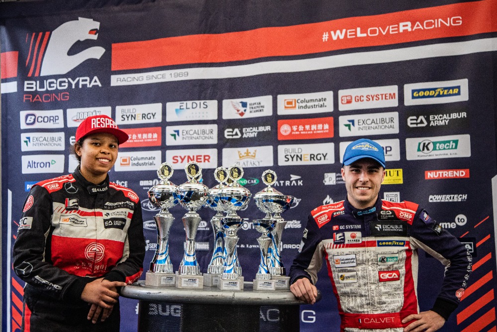 V Charade byl neporazitelný Téo Calvet  z týmu Buggyra.