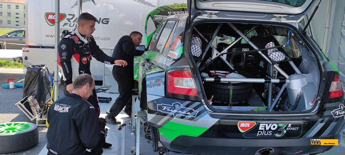 Dominik Stříteský  na náročné Šumavě na  absolutní bedně.