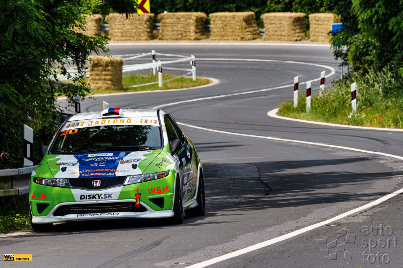 Bohumír Čambálik s opravenou Hondou  vyrazil do Oždian.