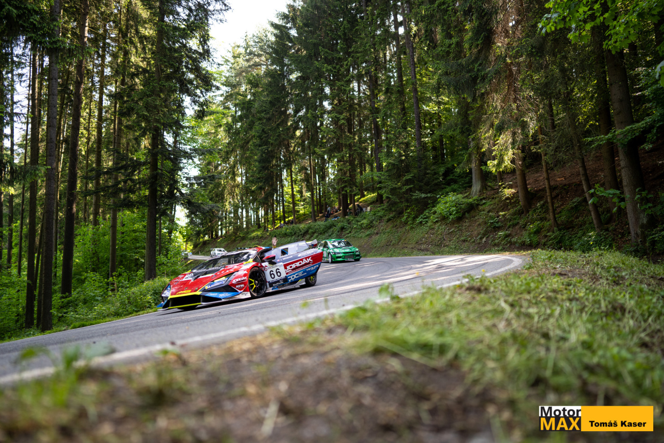 Brněnský pilot se v nedělli vrací na Masarykův okruh.