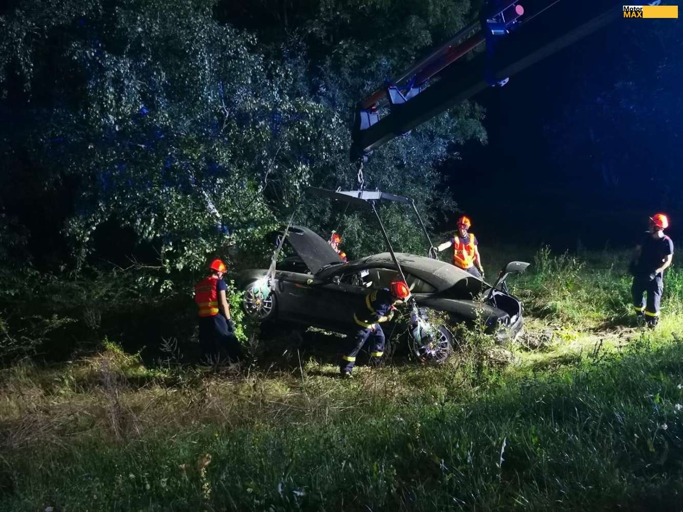 Sobotní nehoda Ferrari v Brně. Fotogalerie !
