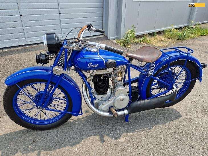 Na aukci se prodaly pětistovky Praga BD a Jawa OHC. Za 755 tisíc atd.