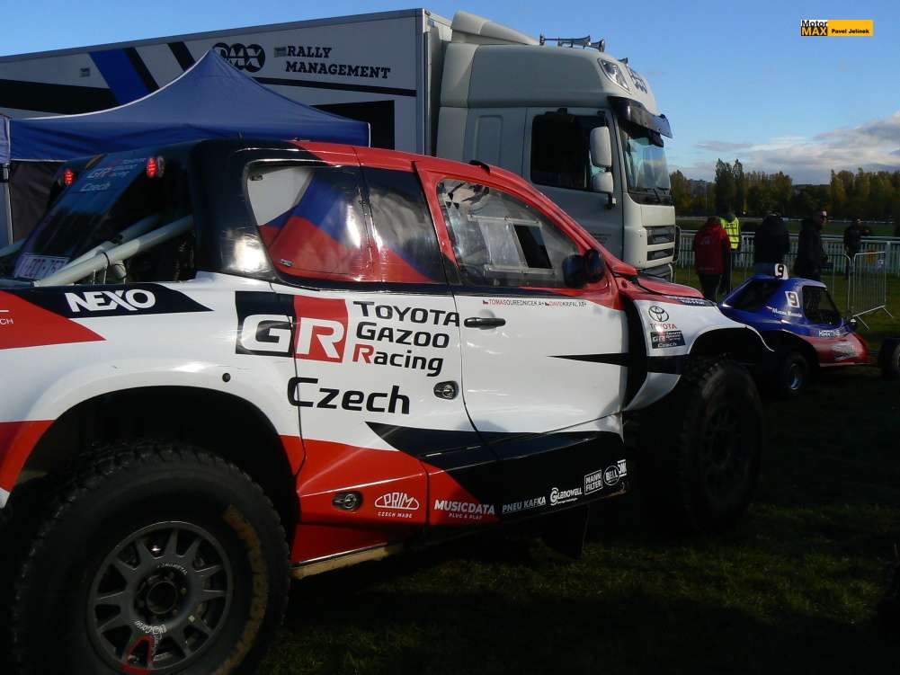 Tým TGR Czech vyrazil do Prahy exhibici při WRC i na Prague Car Festival.