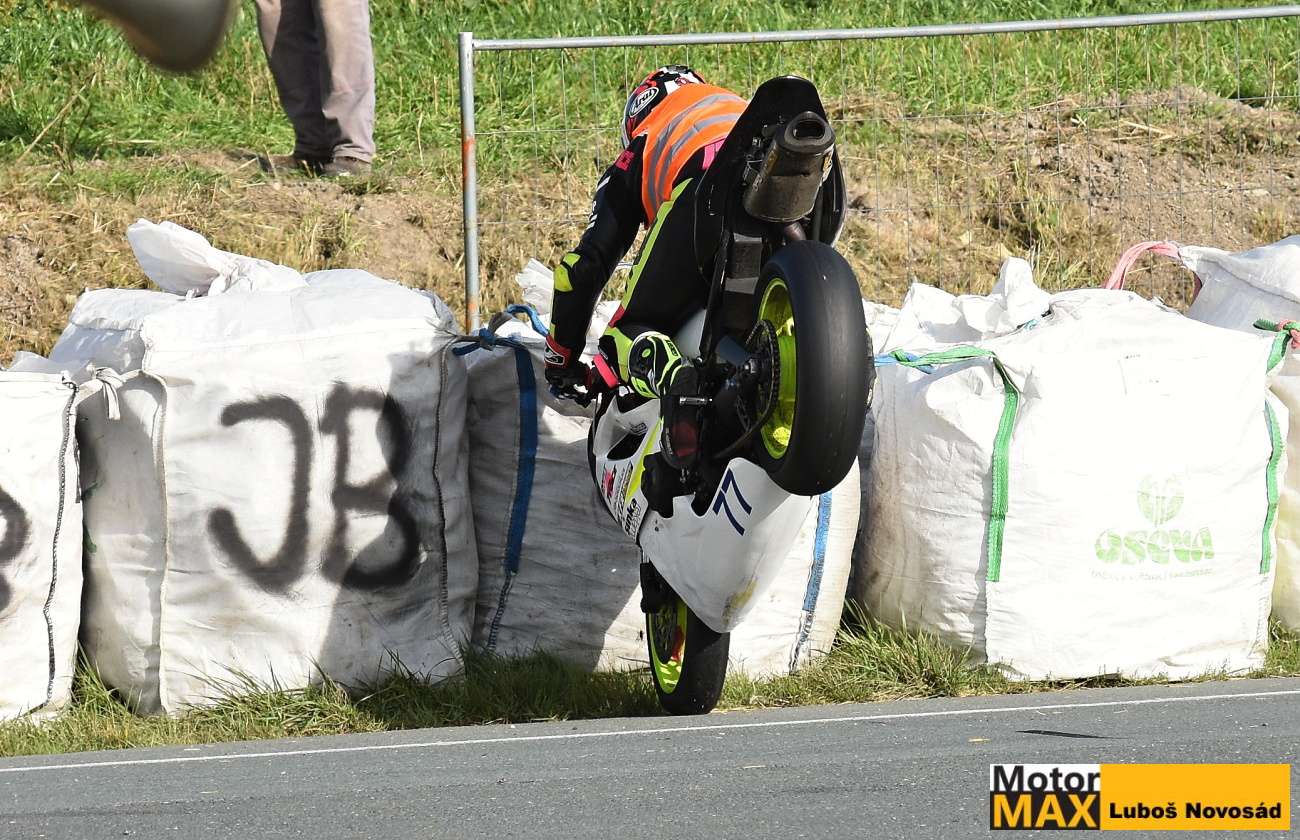 Výběr TOP foto z motocyklových závodů 2023. Fotoohlédnutí Luboše Novosáda.