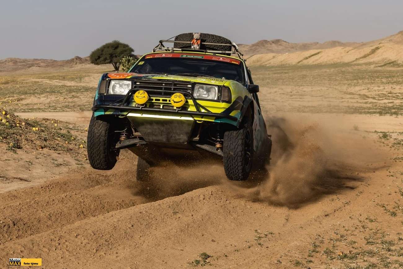 Projekt Škodovkou na Dakar pokračuje. Ale s Pajerem.