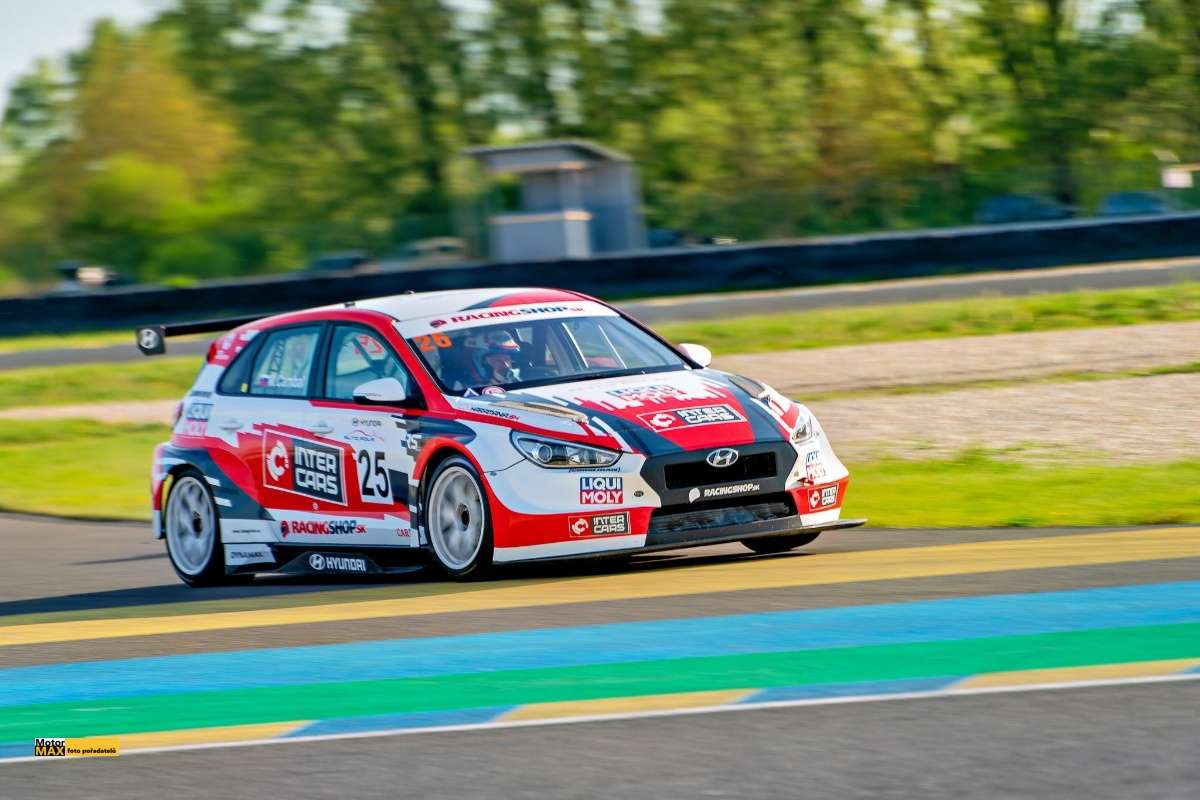 Na okruhu SLOVAKIA RING zahajuje vrchařský šampionát 2024.