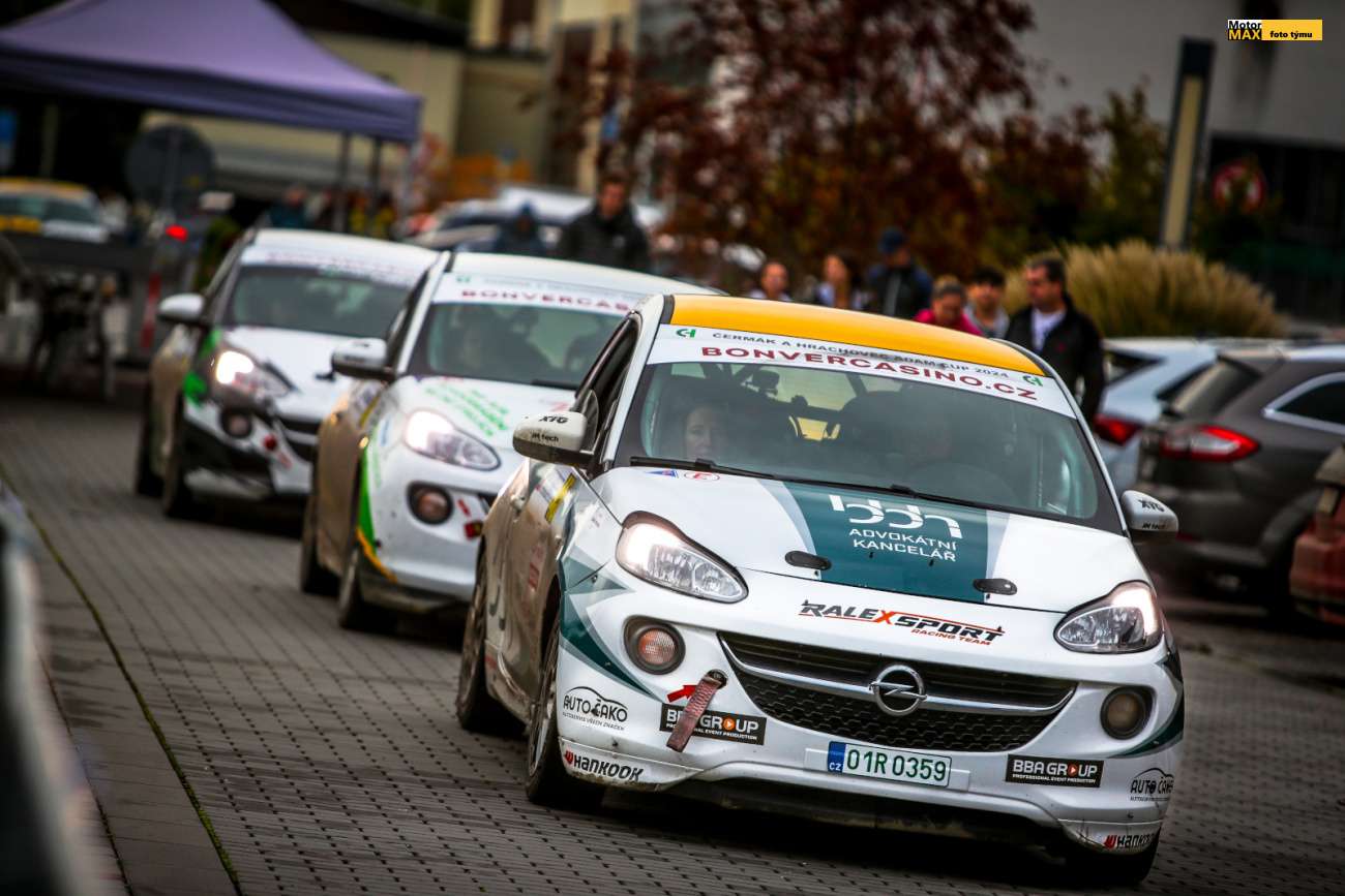 Manderla s Kalistovou nakročili k pohárovému triumfu mezi  Adamy.