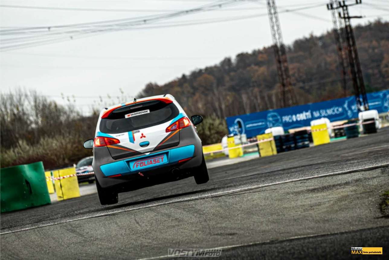 Brňanka Nikola Morávková na Masarykově okruhu. Krátké video.