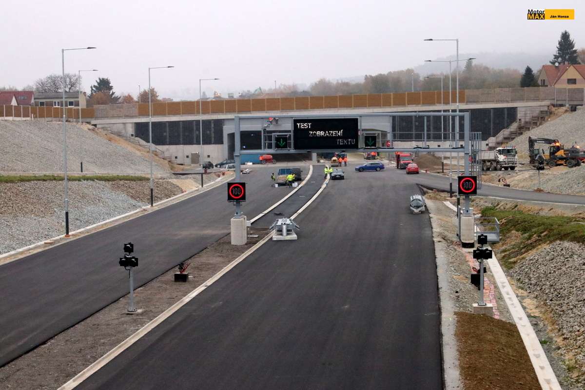 Budování D3 a tunelu Pohůrka na jihu Česka aktuálně. Fotogalerie Jána Honzy.