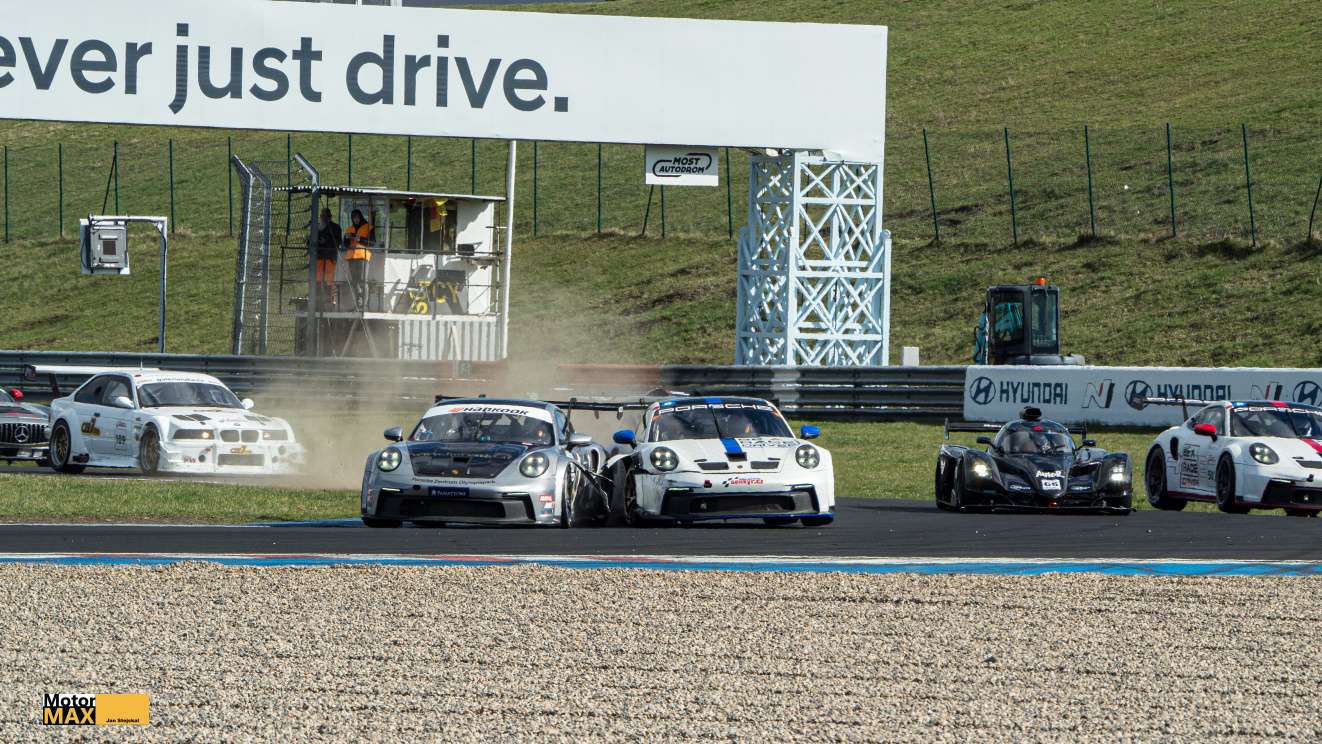 Carboniacup 2025 odstartoval na okruhu v Mostě. Fotogalerie Jana Stejskala.