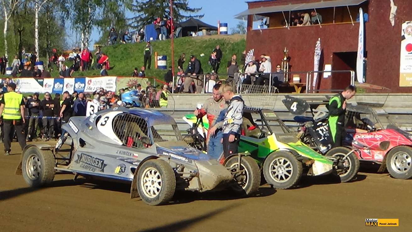 Víkendový autokross Humpolec 2025. Fotogalerie Pavla Jelínka.