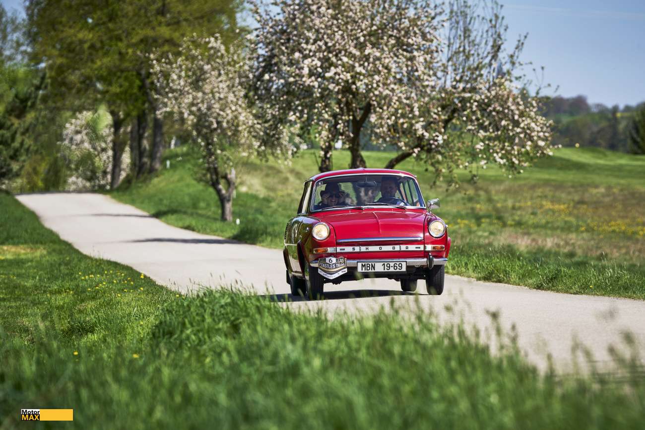 Historické vozy  Škoda se účastnily veteránské rally 7 Castles Trial.