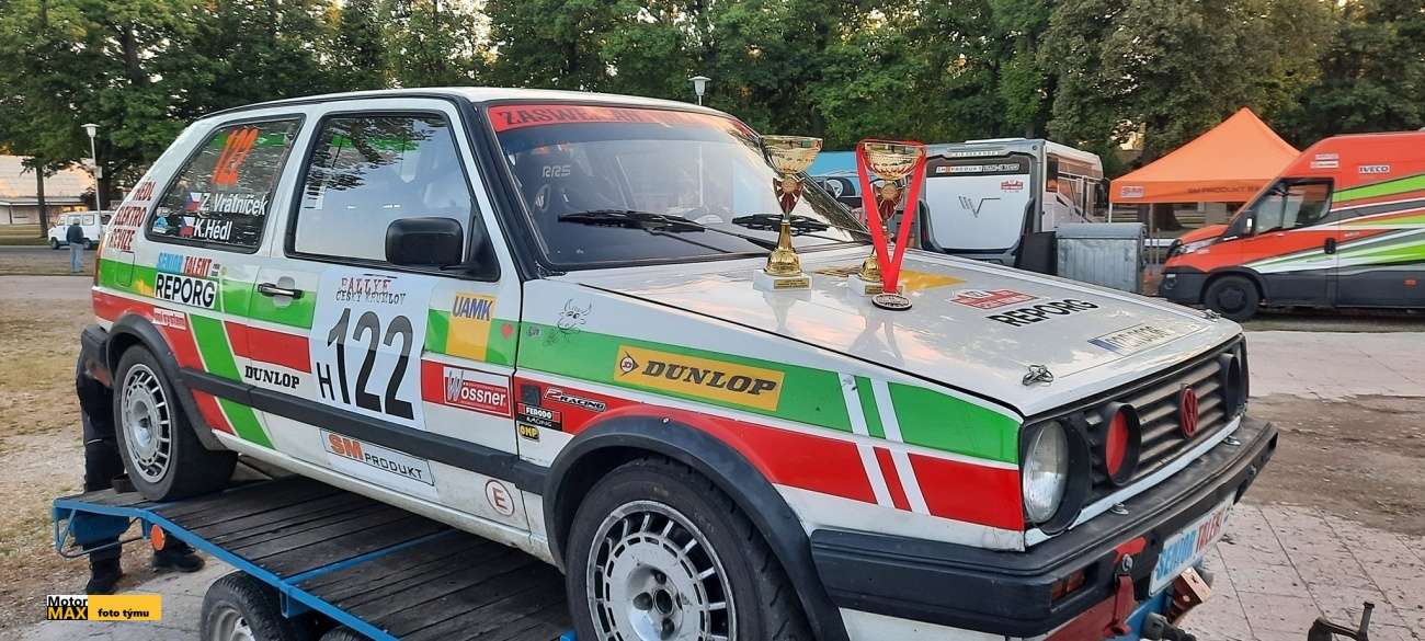 Seniortalent Zdeněk Vrátniček veze z rally Český Krumlov první místo.