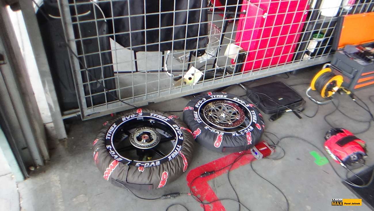 Testování na Masarykově okruhu se opět rozjelo.Video.