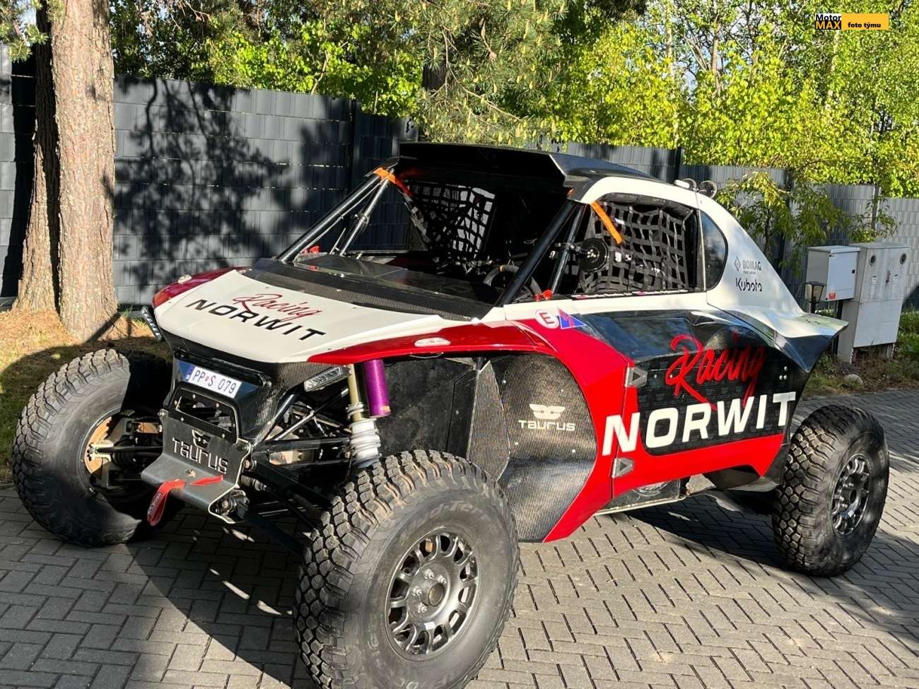 Motorkář Martin Benko přestupuje na čytři kola.