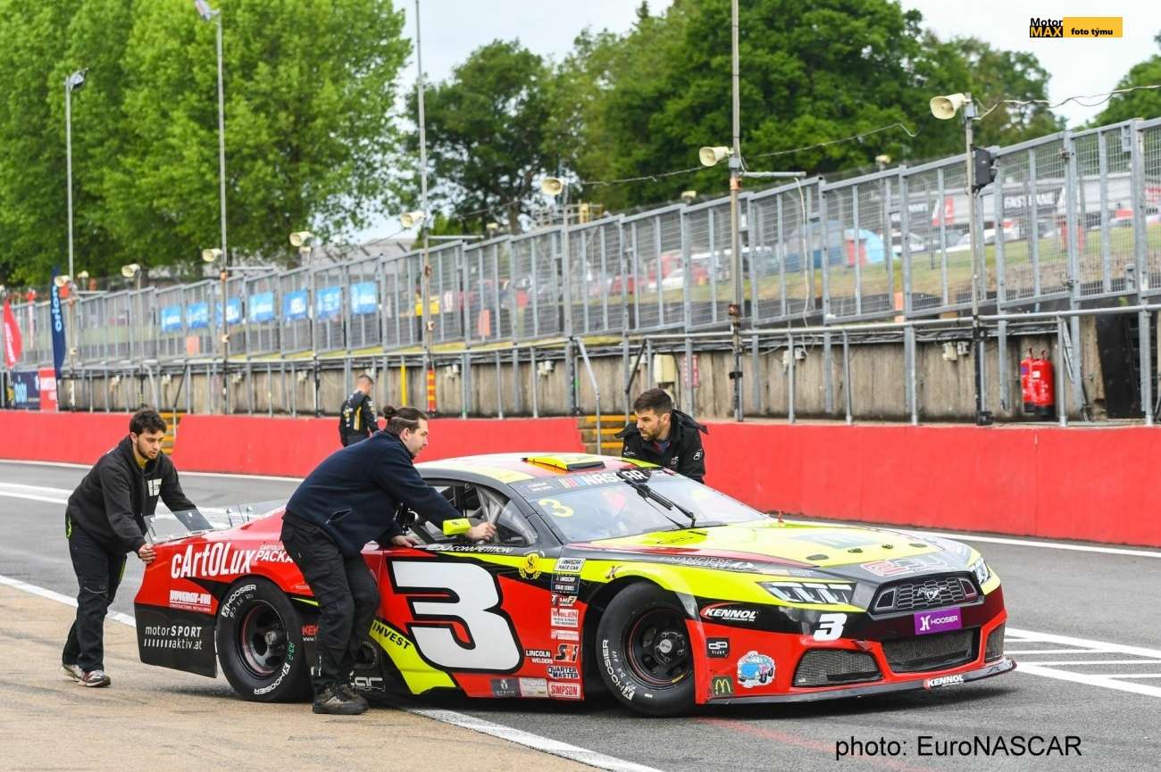 EuroNascar: Patrick Schober v Brands Hatch bojoval s technikou.