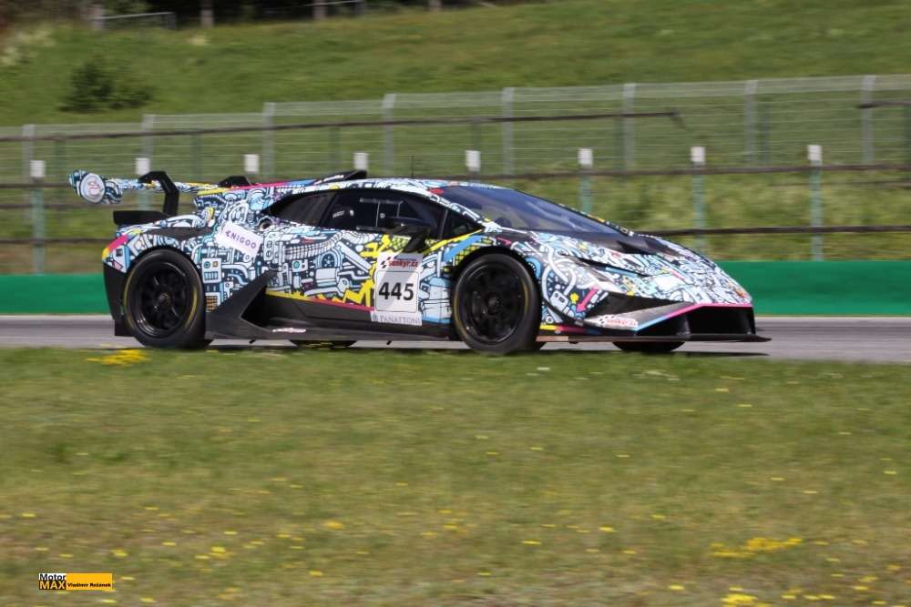 Okruhový Carboniacup míří na nový asfalt do Brna. Již ve středu.