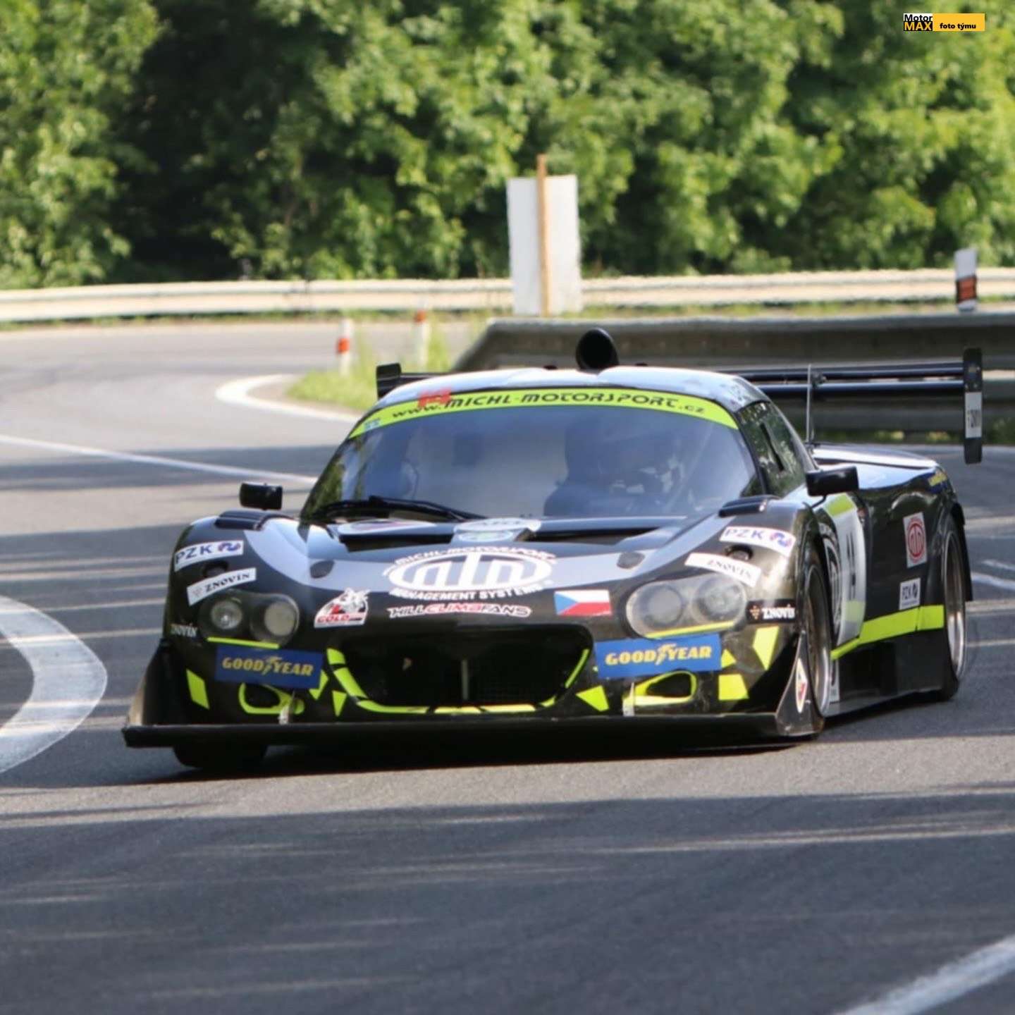 Dan Michl s Lotusem Elise o víkendu na jubilejním Ecce Homo bronzový.