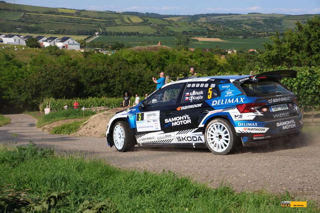 Adam Březík a Ondřej Krajča navázali na loňské prvenství mezi vinicemi a obhájili.