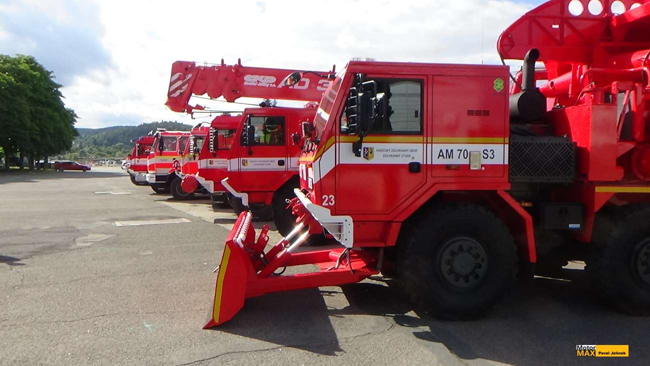 Veletrh Pyros 2025 v Brně a novinky hasičské techniky. Video.