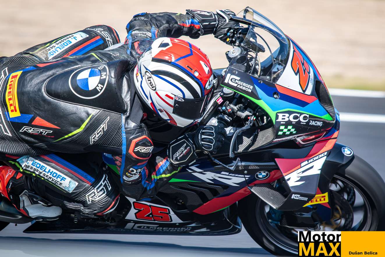 Závod IDM a  sajdkár na okruhu v Mostě 2025. Fotogalerie Dušana Belici.