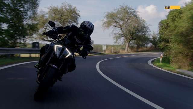 Rady : Učme se přežít v jediném přehledném e-booku.