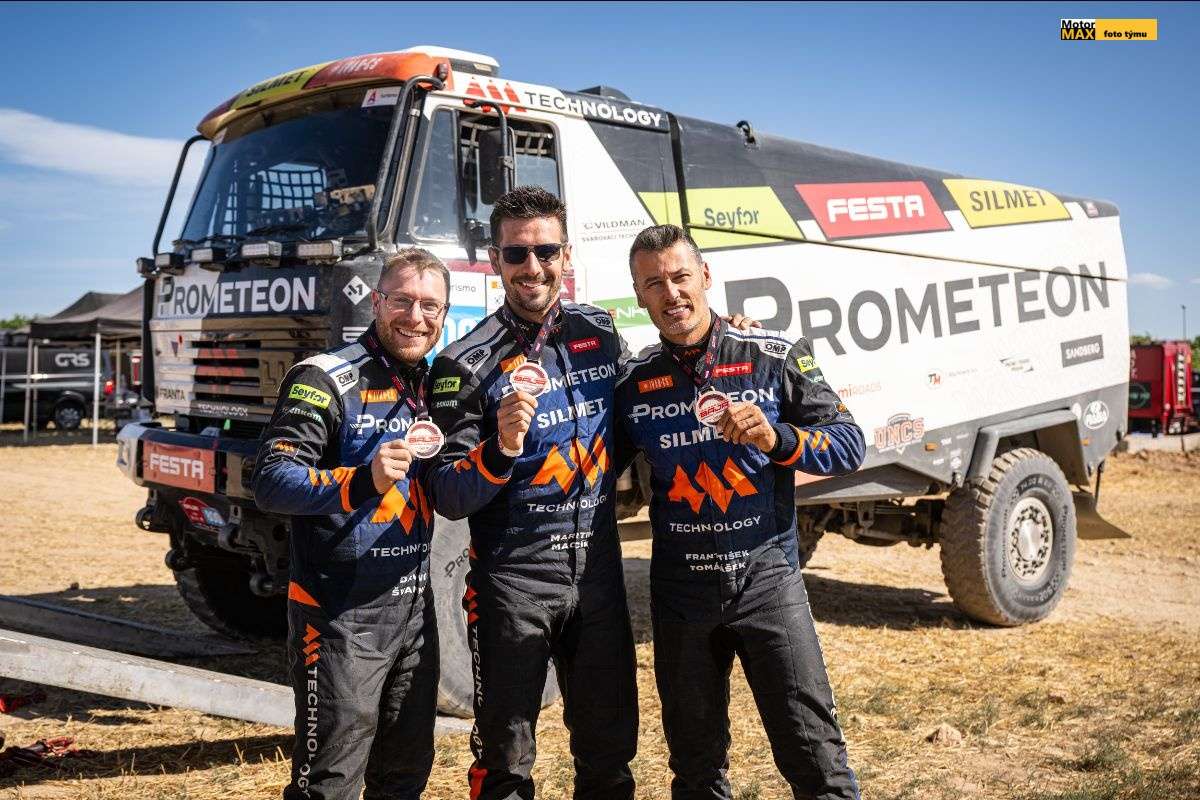 Baja Aragon v kategorii kamiónů již popáté vyhrál Martin Macík.