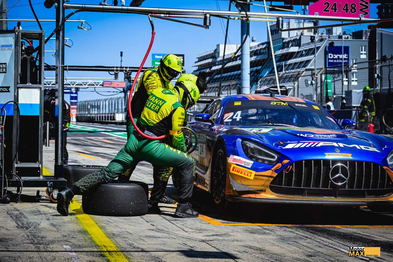 DTM míří o víkendu Sachsenring. Tedy koušek  od českých hranic. Na čele je Auer.