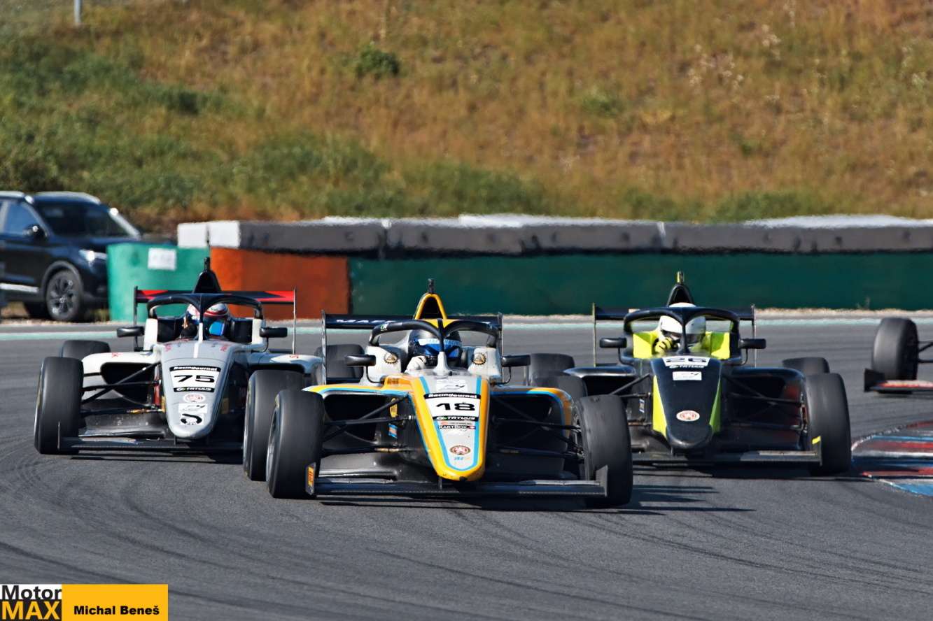 Masaryk Racing Days 2025. F4 CEZ a Divize 2. Fotogalerie Michala Beneše.