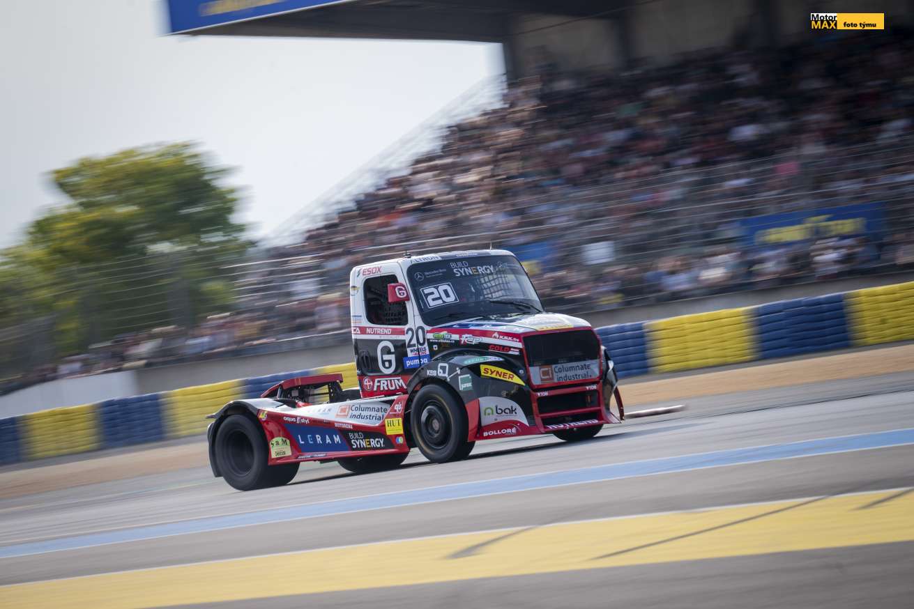 Téo Calvet je počtvrté šampionem, José Sousa třetí.