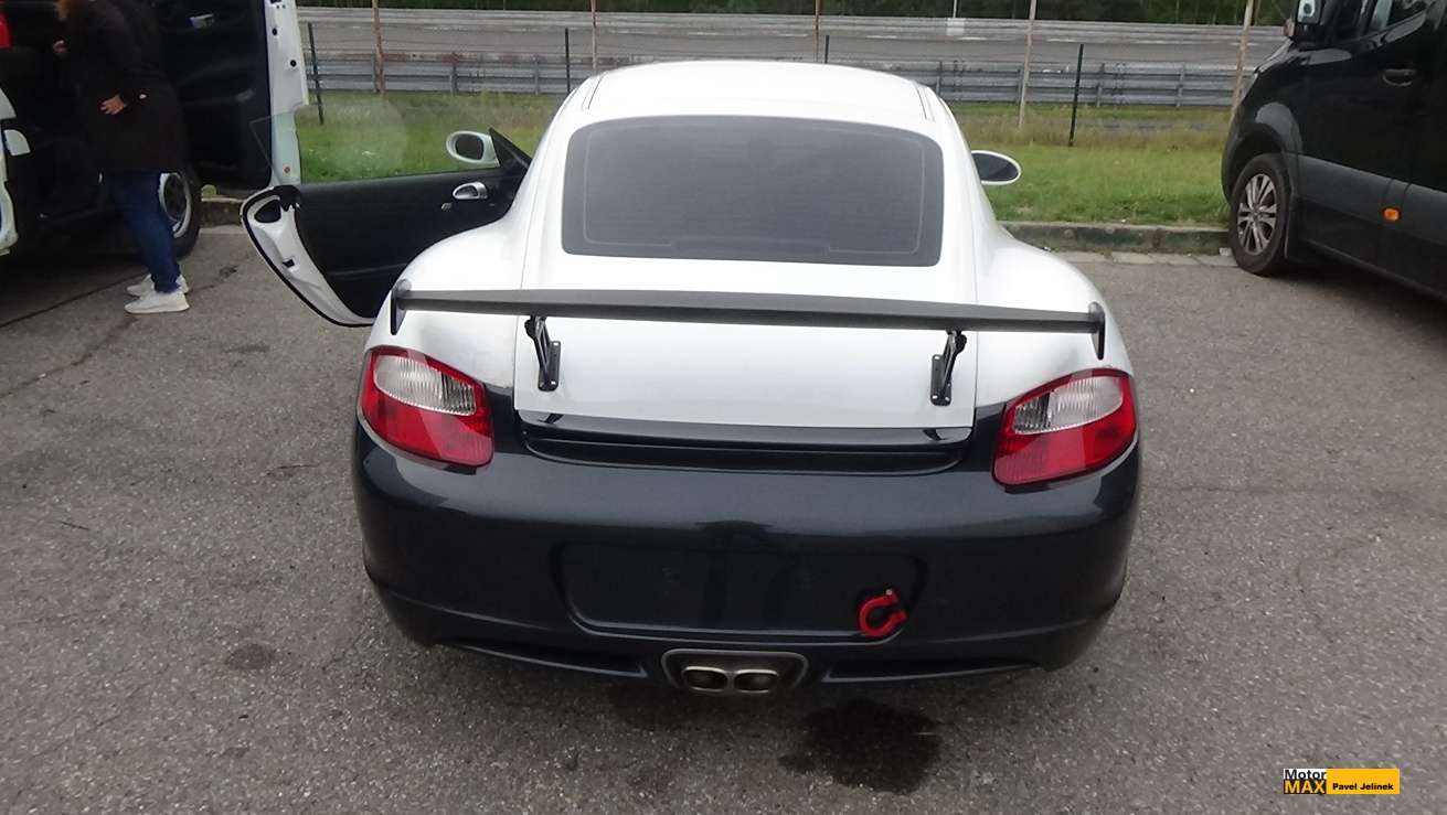 Jan Vonka na Carbonia cupu na Masarykově okruhu 2025. Video.