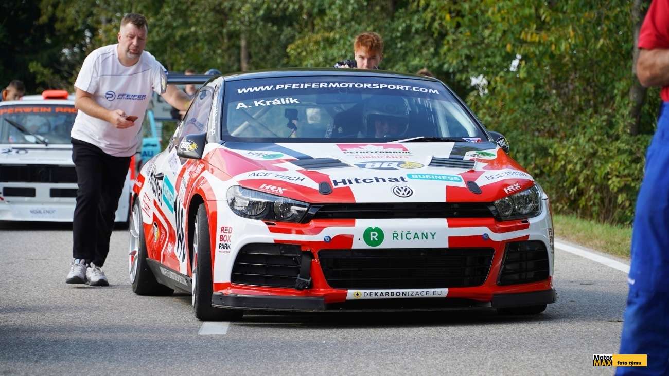 Adam Králík z rakouské St. Agathy veze  stříbrnou tečku za sezónou.