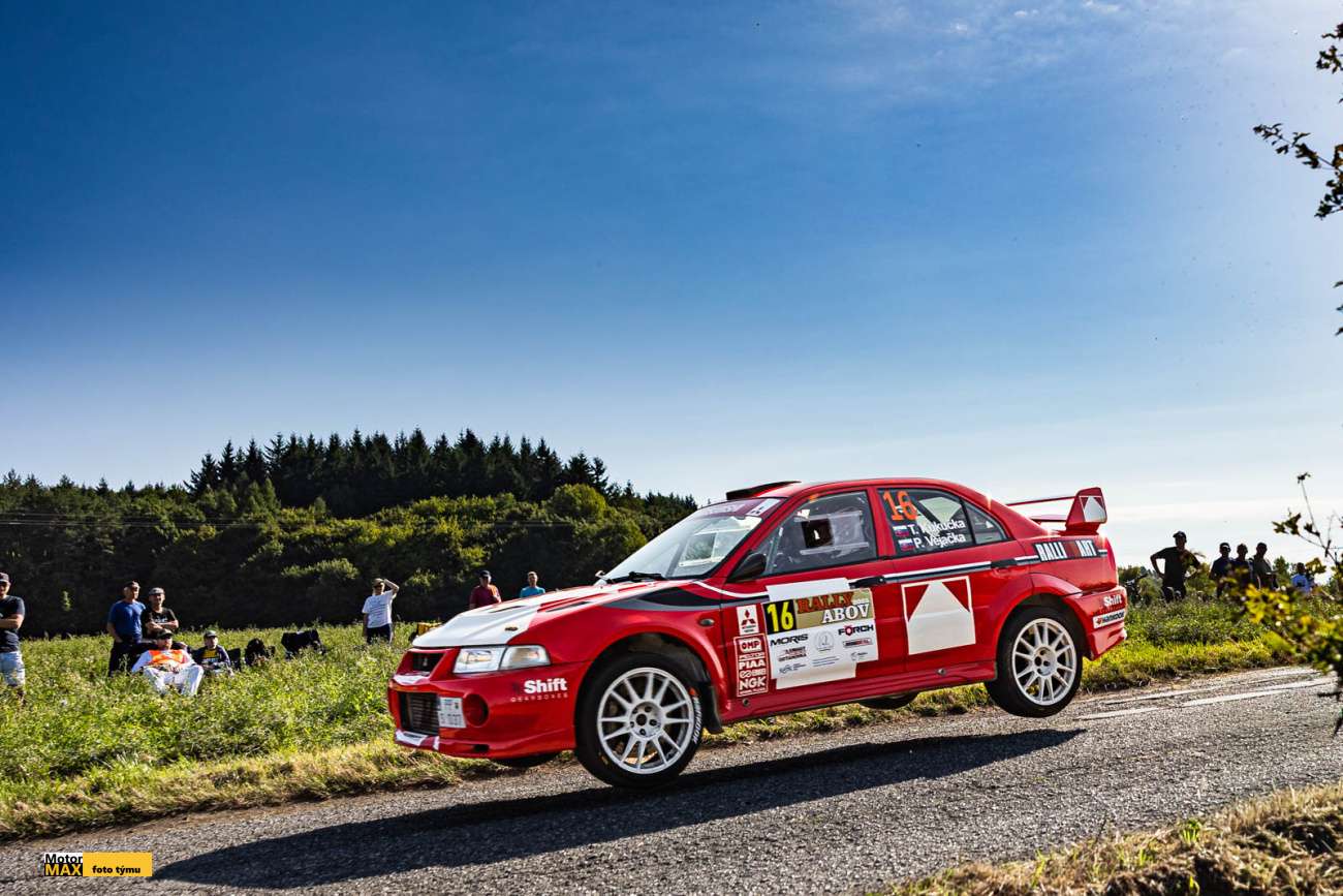 Tomáš Kukučka a Peter Vejačka bilancují po  těžké Rally Abov u Košic.