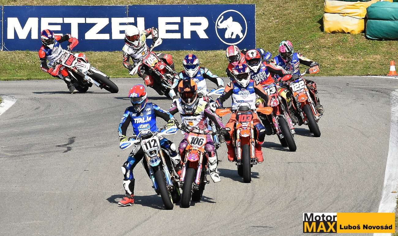 Akční MS supermoto 2025 ve Vysokém Mýtě. Fotogalerie Luboše Novosáda.