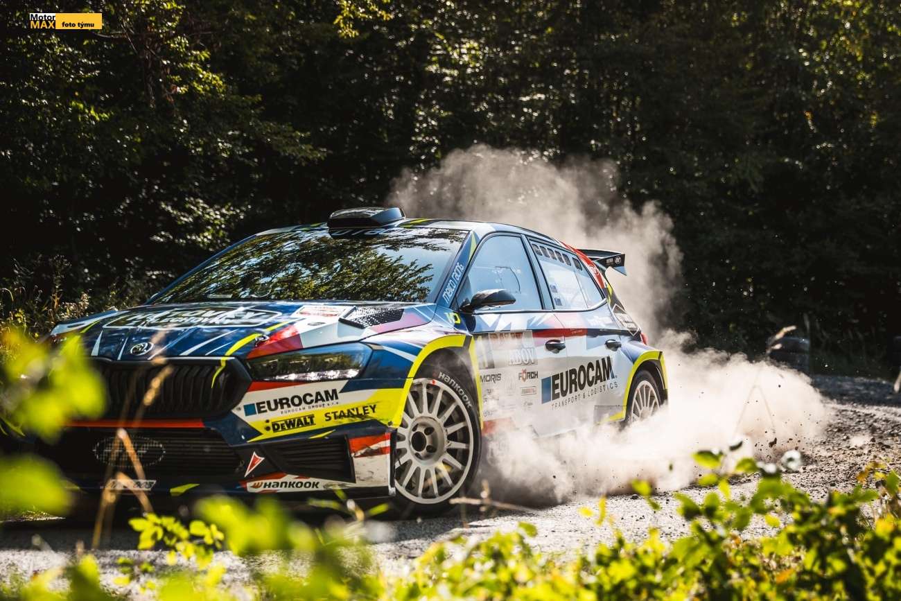 Posádka Jaroslav a Erik Melichárkovci míří za obhajobou titulu.