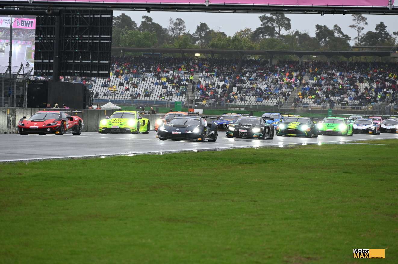 Dramatické finále DTM 2025 do posledních metrů. Turek Güven je novým šampionem.