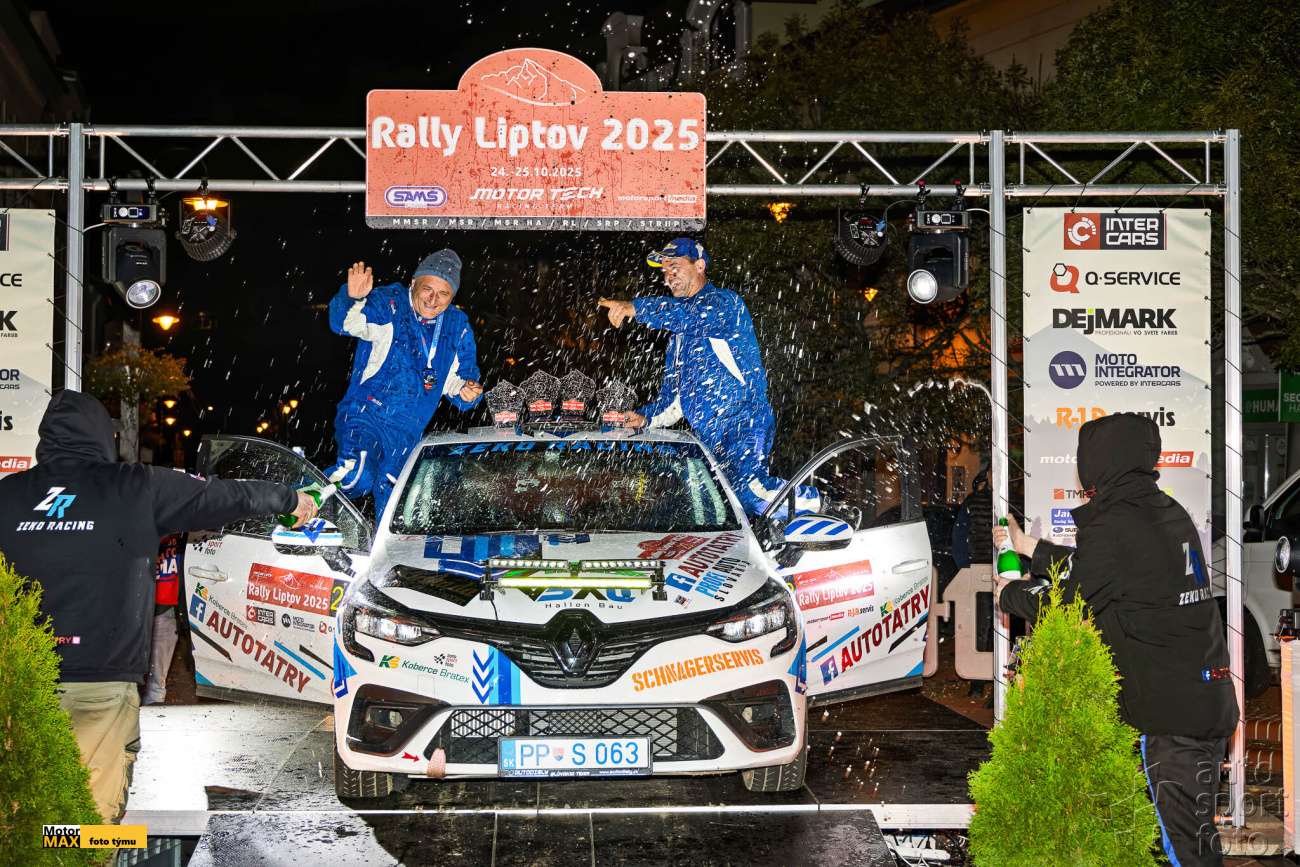 Stanislav Zeman se raduje z titulu ve třídě 6.