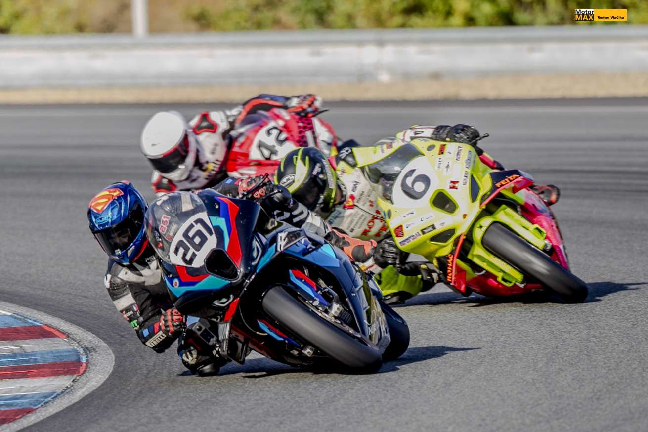 Mistrovství a Přebor ČR 2025 na Masarykově okruhu. Fotogalerie Romana Vlačihy.