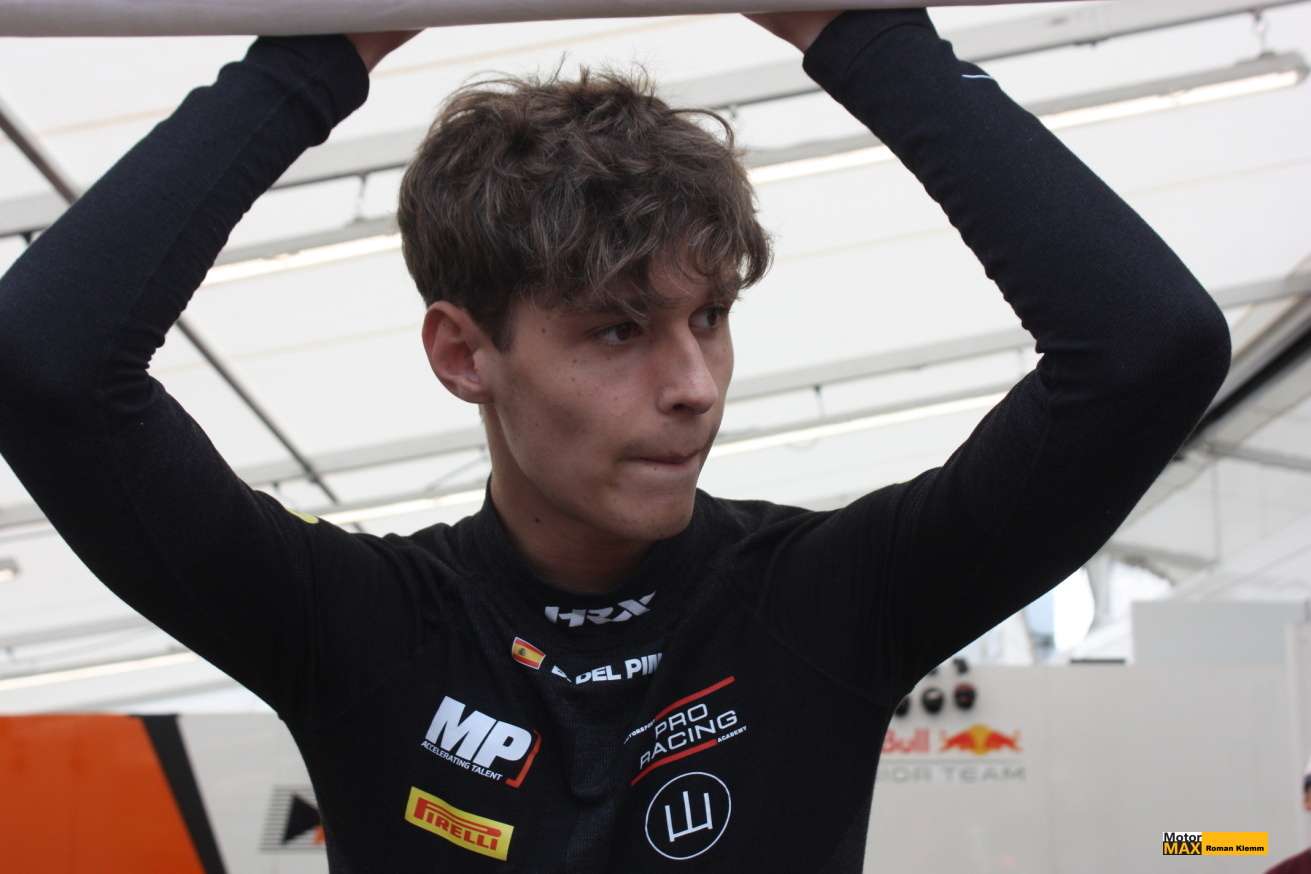 Sprint F3 v Melbourne ukončila předčasně nehoda jezdců Premy.