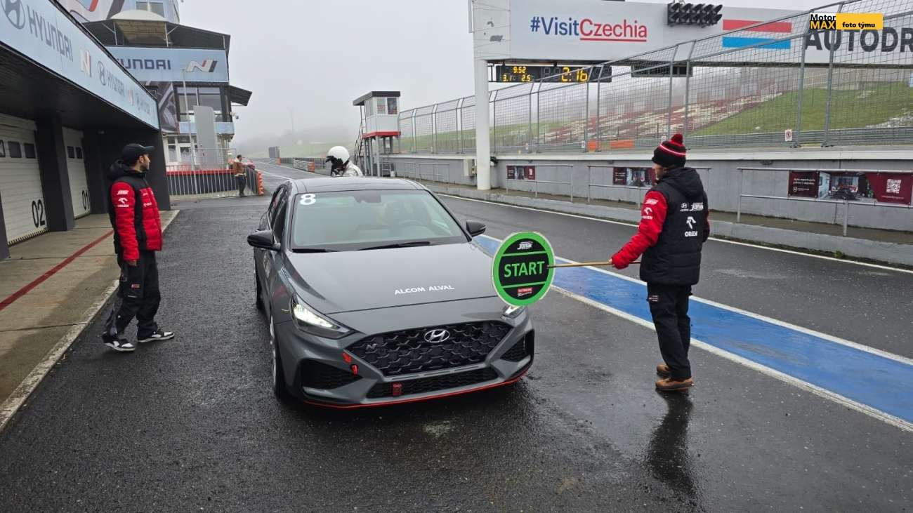 Posádka Janík Motorsport úspěšně absolvovala závod 4 Hours Most 2026.