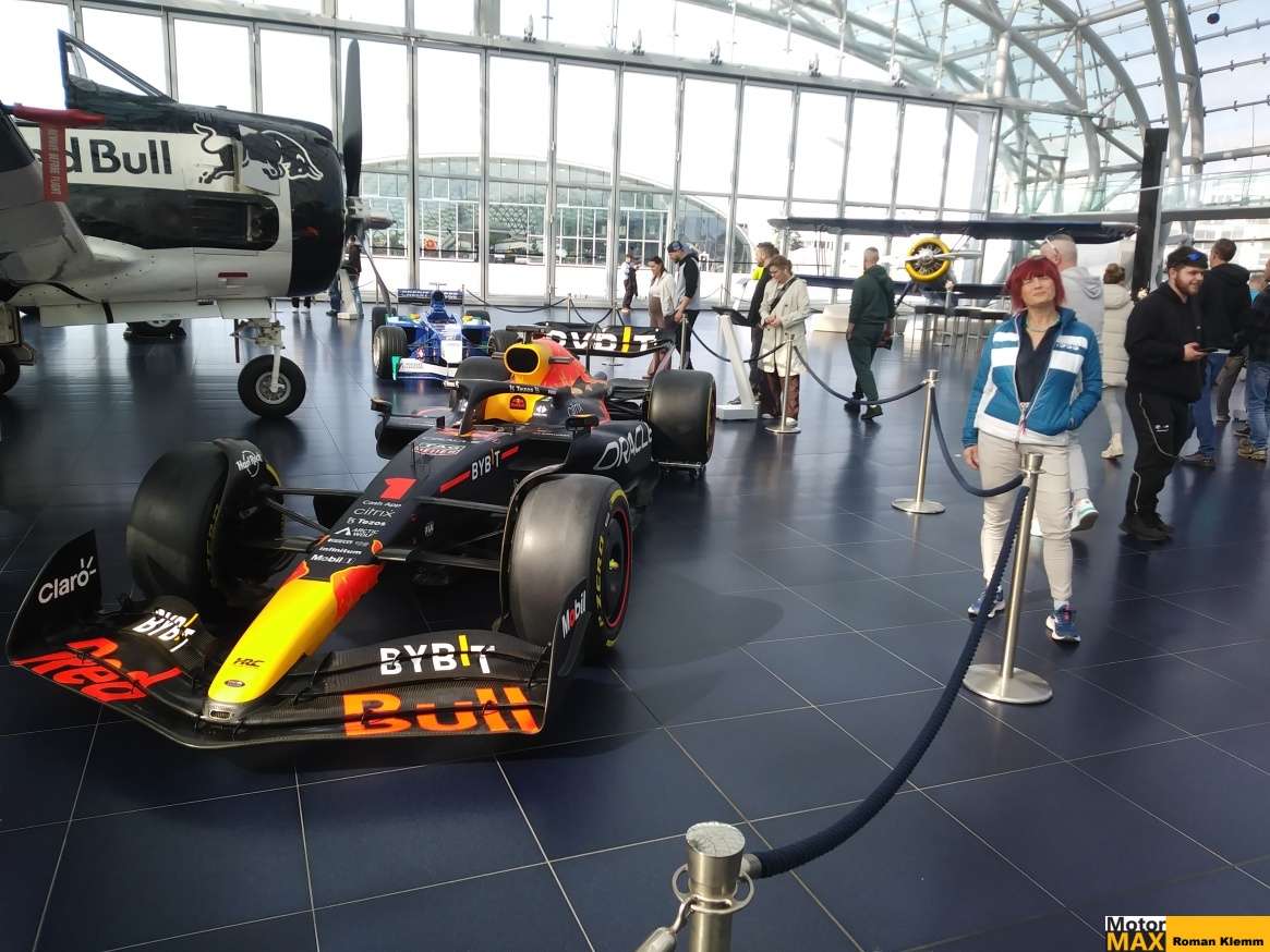Muzeum Red Bullu v Salzburgu: Dodrží Mateschitz slovo? Vzniká nejlepší muzeum F1 v Evropě?
