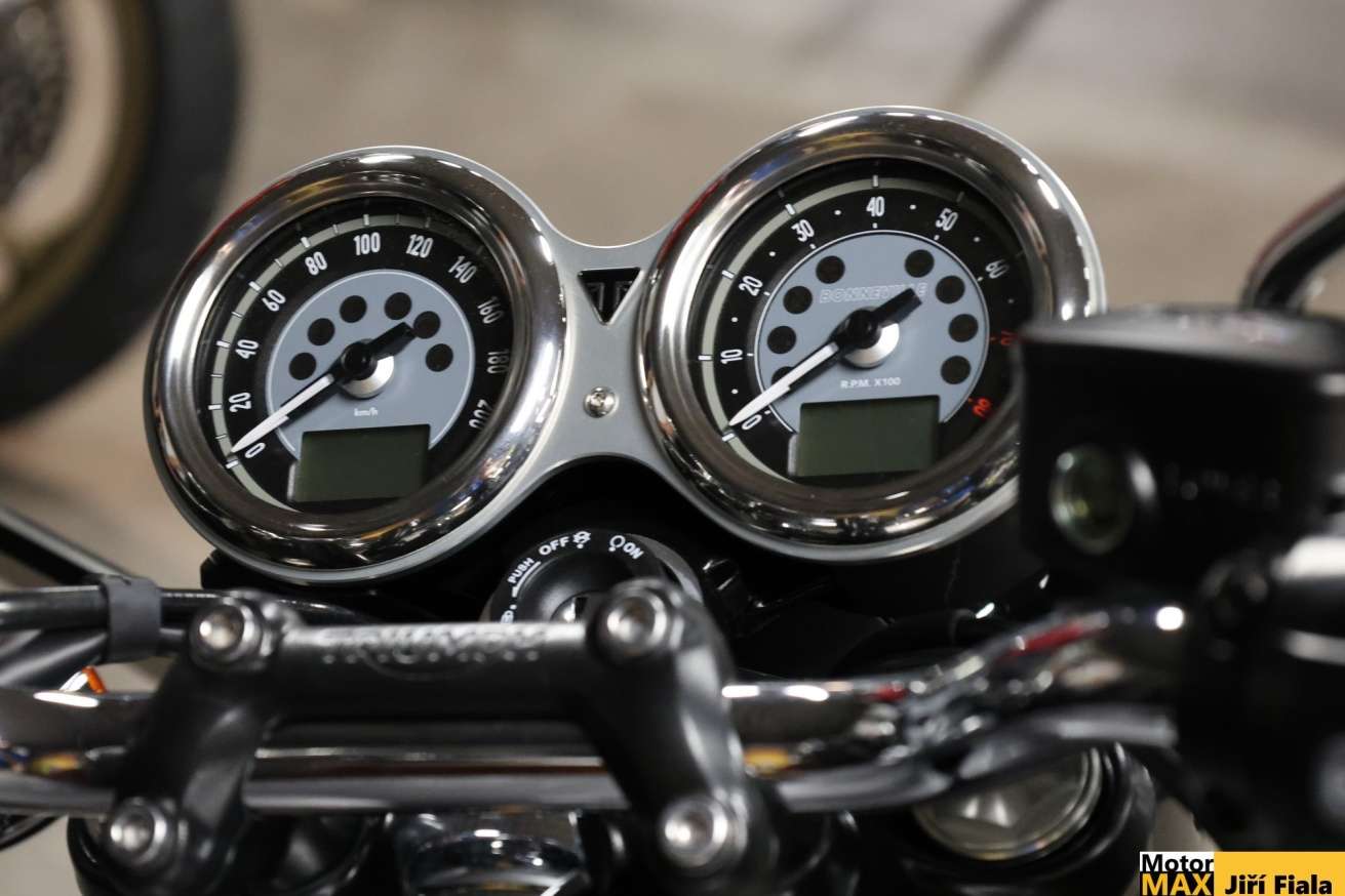 Prezentace motocyklu Triumph Trident. Fotogalerie Jirky Fialy.