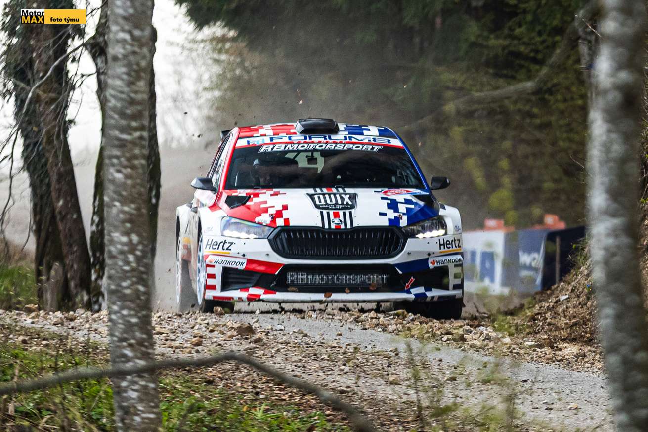 Chorvatská rallye: Náročná soutěž s řadou defektů pro posádky vozů Škoda.