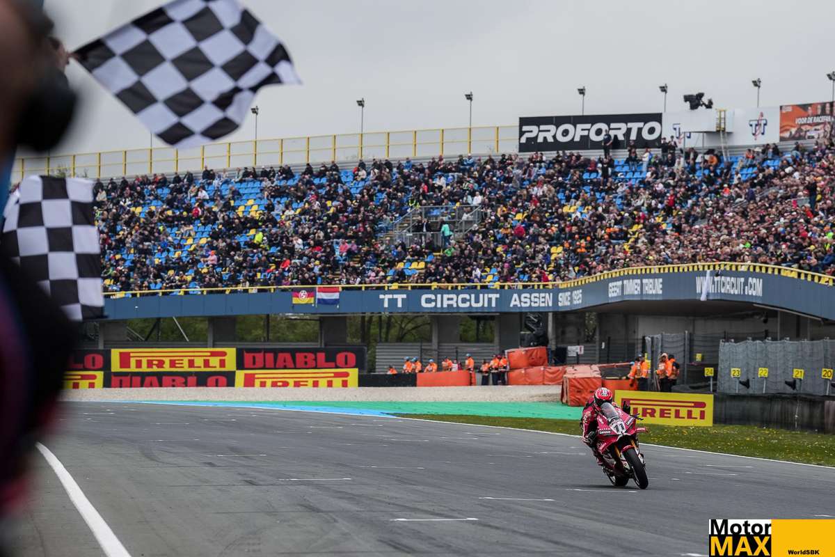 Sobotní Assen: Bulega zkrotil déšť a slaví posedmé.